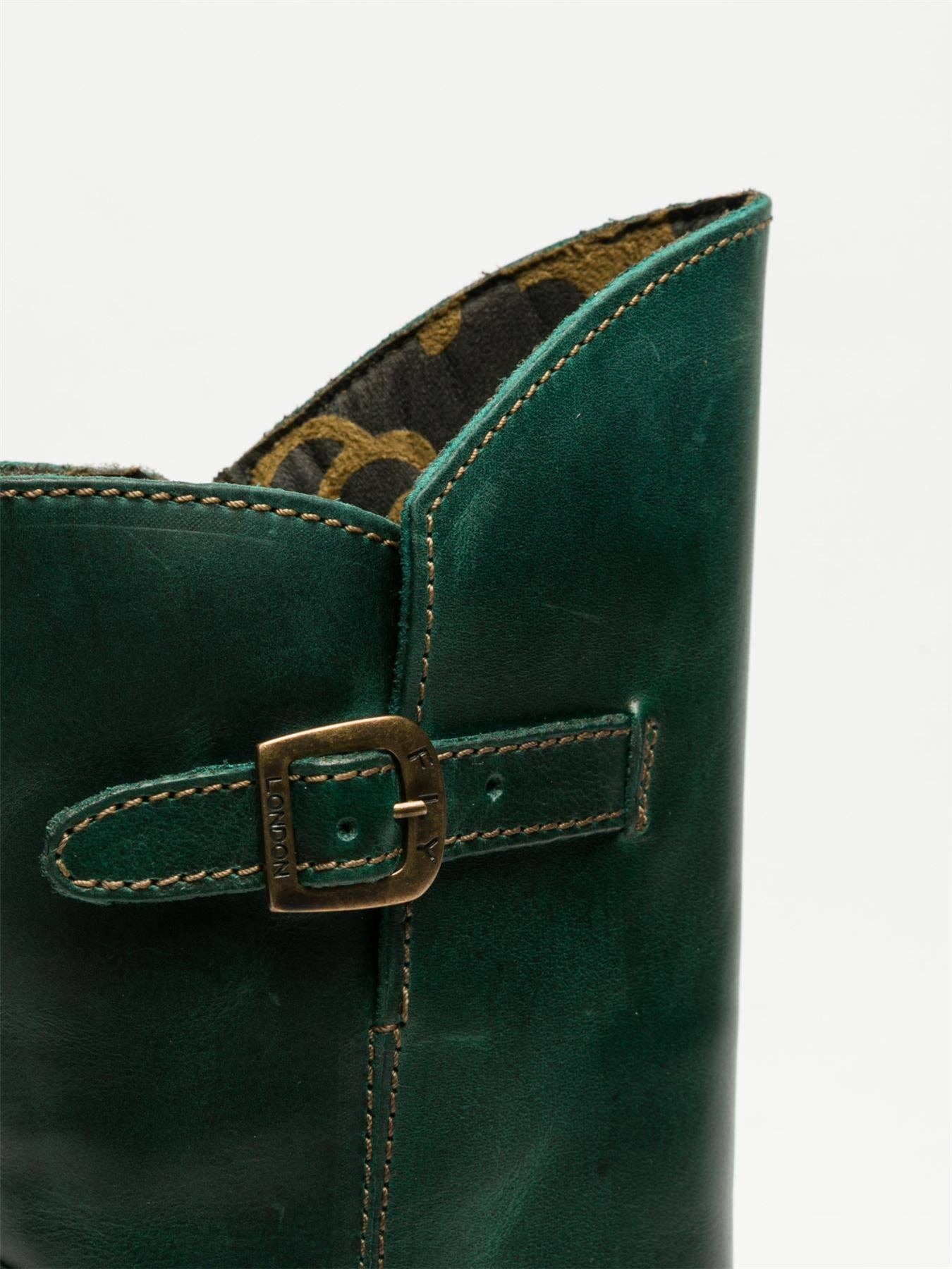 Gasolina Botas de plataforma con cremallera de cuero, tacón de cuña y hebilla para mujer Fly London MES 2 verde hasta media pantorrilla. de venta al por mayor en Faire7