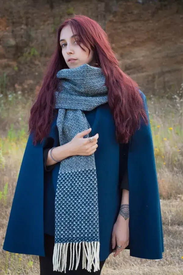 Chicoração – Cachecol - Mulher por atacado – Cachecol de lã Azul Óleo com Padrão Andorinha1