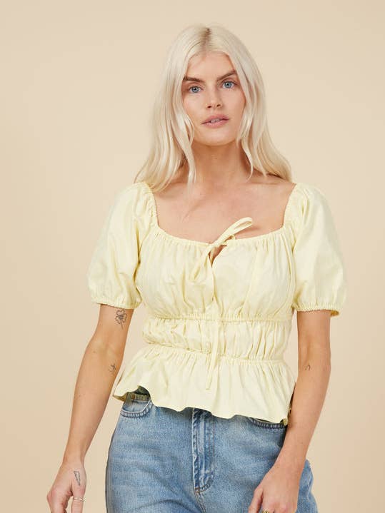 Gul Bomuld Kæreste Slips Hals Ruched Top for engroshandel hos Pretty Darling