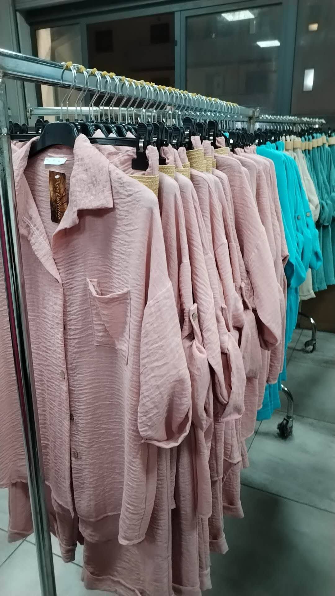 Superbia – Conjunto de top e calça (roupa NÃO Casual) - Mulher por atacado – Conjunto casual italiano tamanho único com camisa de botões completos e calça13