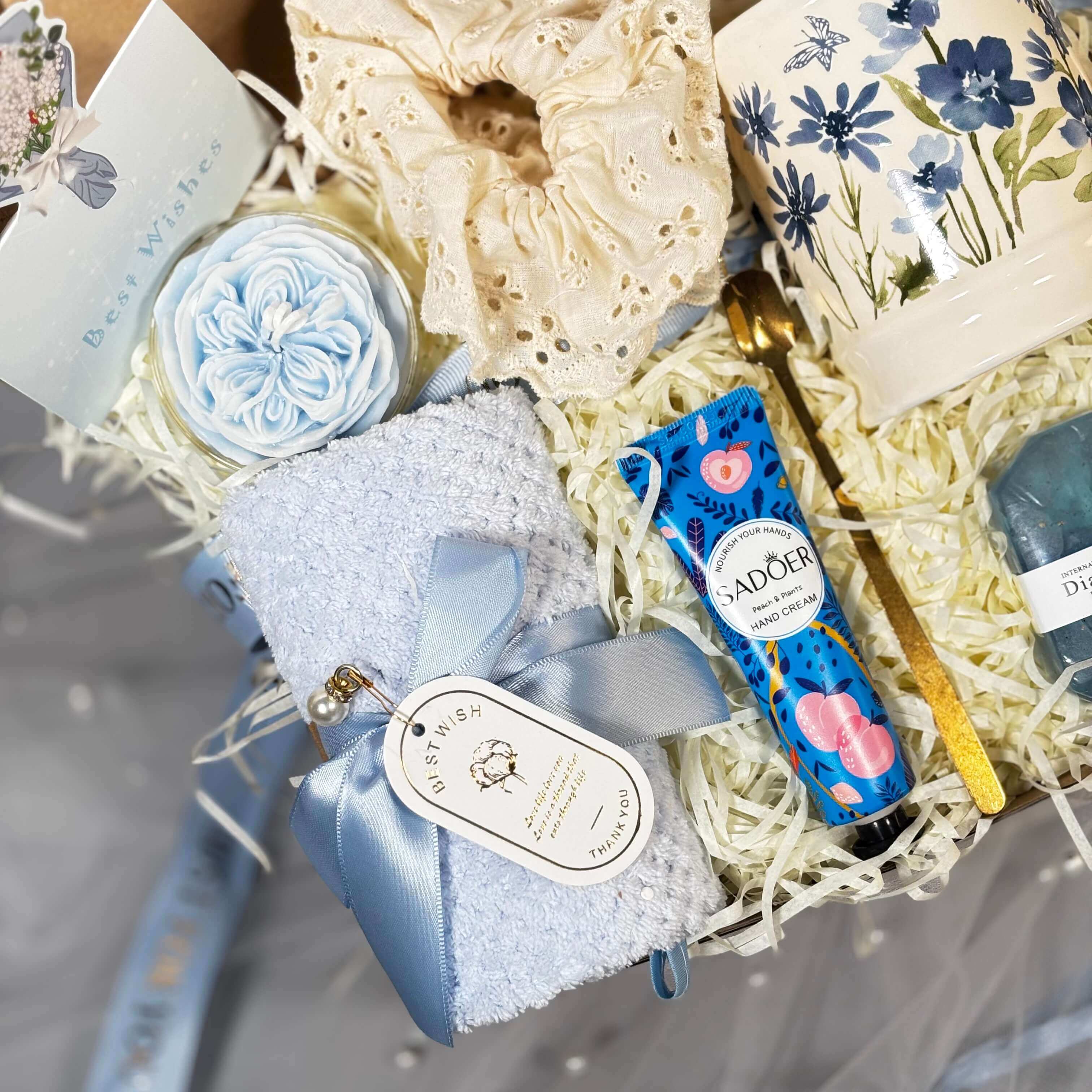 OH MY BOX – Conjunto de banho e corpo por atacado – Caixa de Presente de Relaxamento Azul | Conjunto de 8 Peças de Autocuidado para Mulheres3