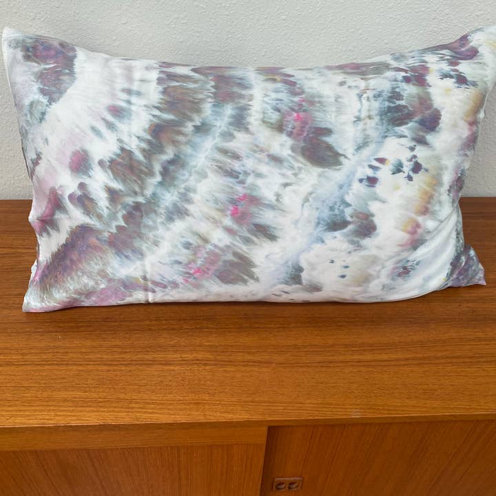 Hand-Dyed 100% Mulberry Silk Pillowcase for wholesale by House of Azurite