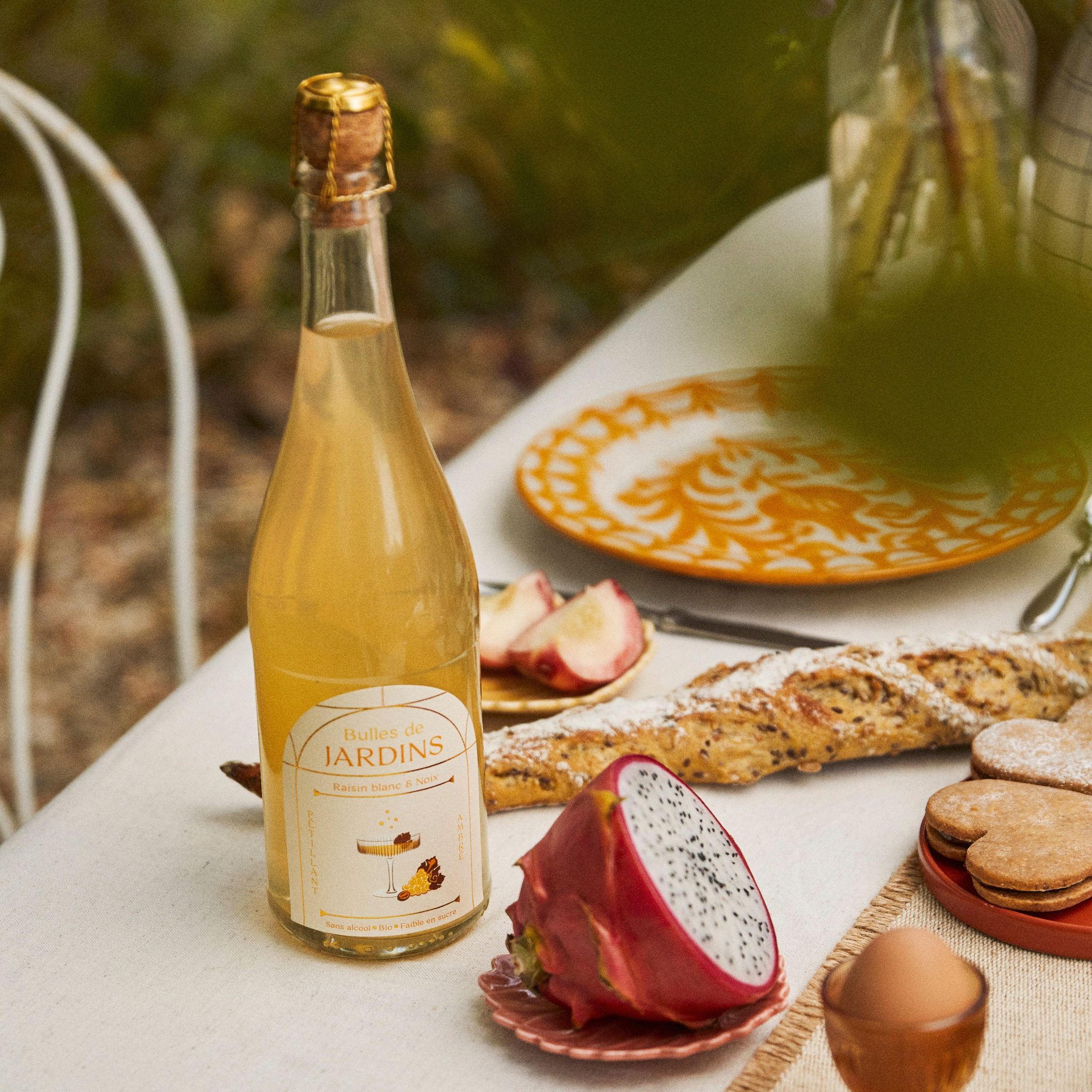 Jardins - Wholesale Non-Alcoholic Aperitif/Mocktail - Organic alcohol-free sparkling wine - White Grapes & Walnuts - 75 cL1