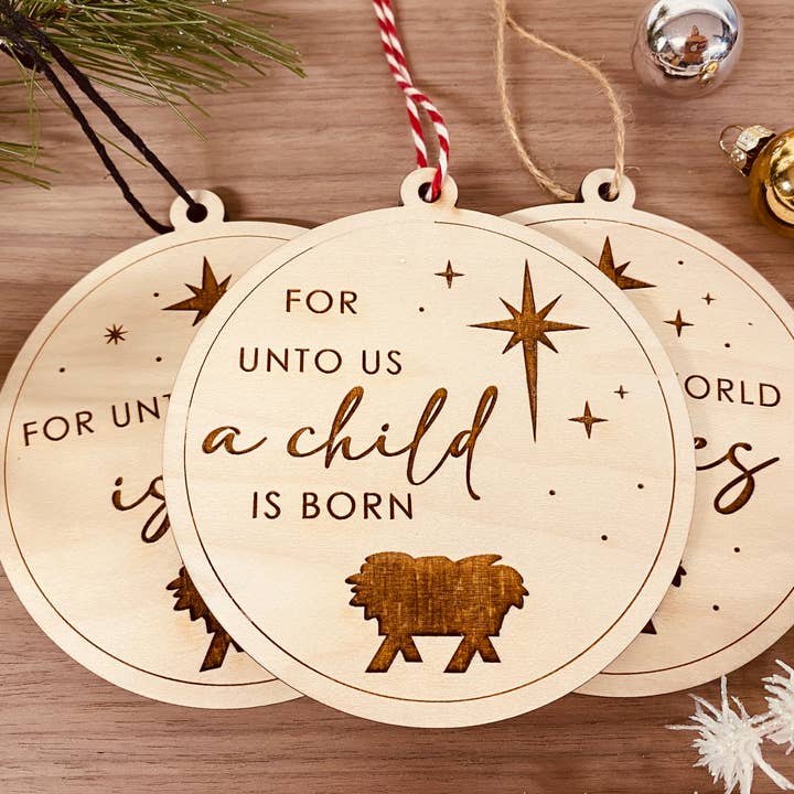 Décoration de Noël chrétienne/Unto Us a Child is Born pour la vente par Nicole Letters