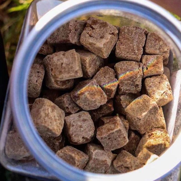 IGSM LTD - Wholesale Pet Treats - Dog - KIWI Walker Dog Treats - Freeze Dried Meat & Chicken