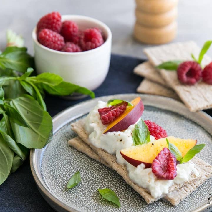 Gourmet Food Solutions, Inc. - Wholesale Crackers - Gluten Free Crackers - Ancient Grain "Le Pain des Fleurs"2