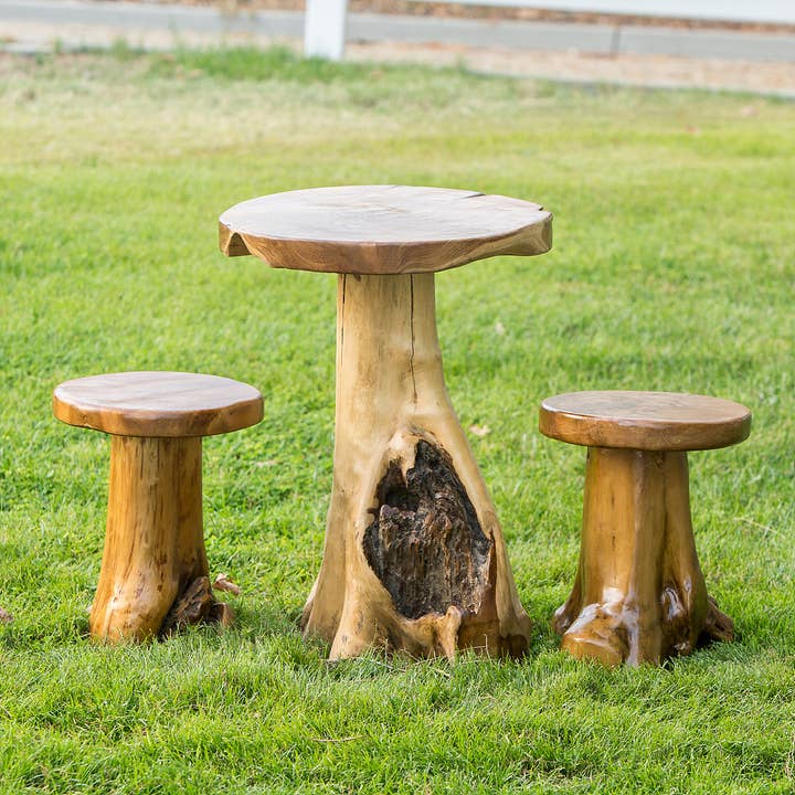 Table et tabourets en racine de teck pour la vente par Garden Age Supply