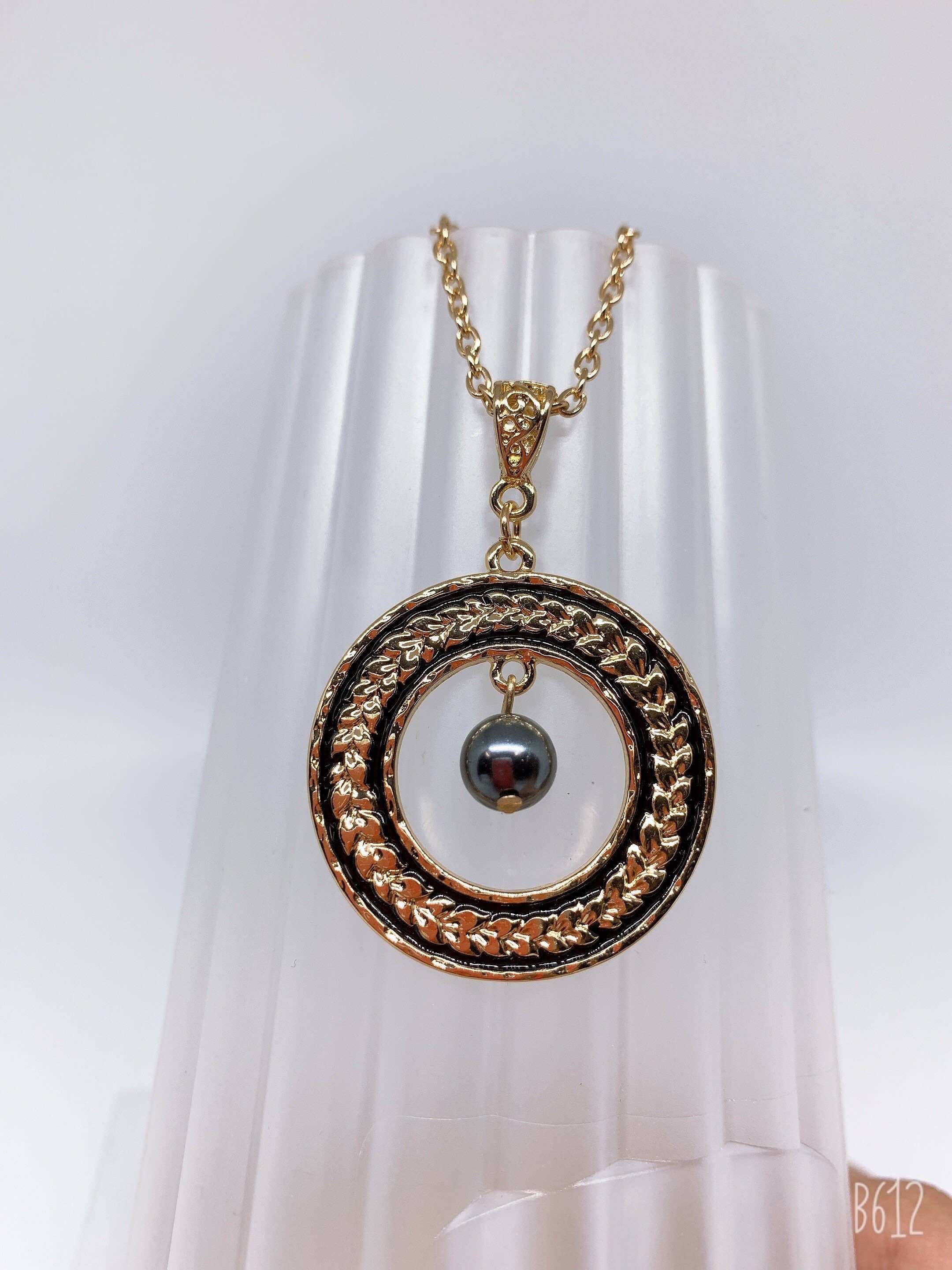 Anela's Jewelry – wholesale Pendant/charm necklace – Maile lei Black enamel Circle: Hamilton Gold Necklace with  Shell Pearls2