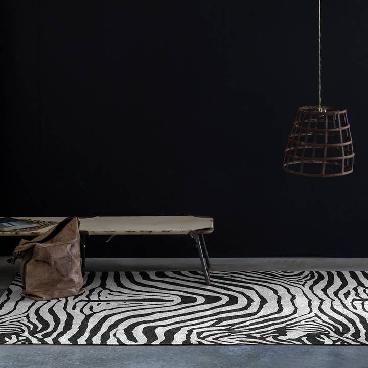 black YAOUNDE decorative rug for wholesale on Faire1