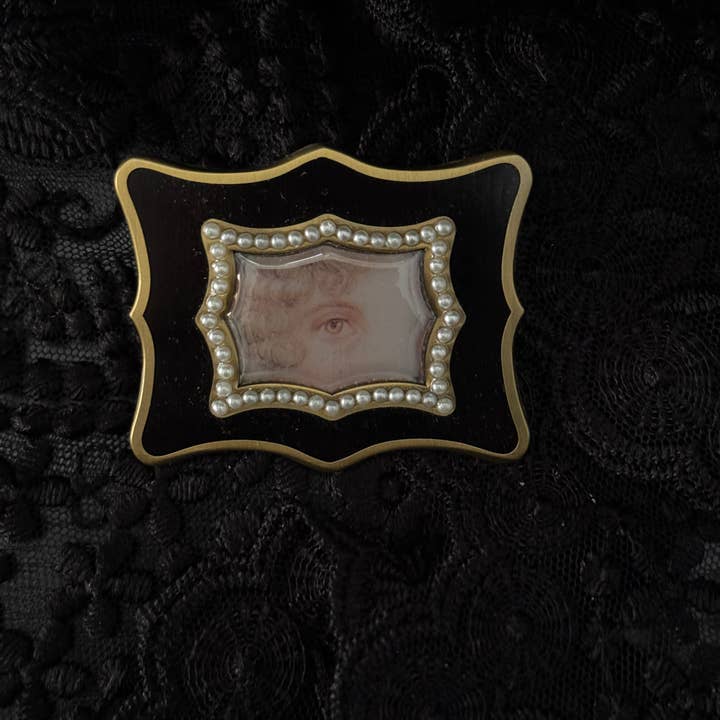 Seance - Wholesale Brooch - Lovers Eye brooch - Dorian