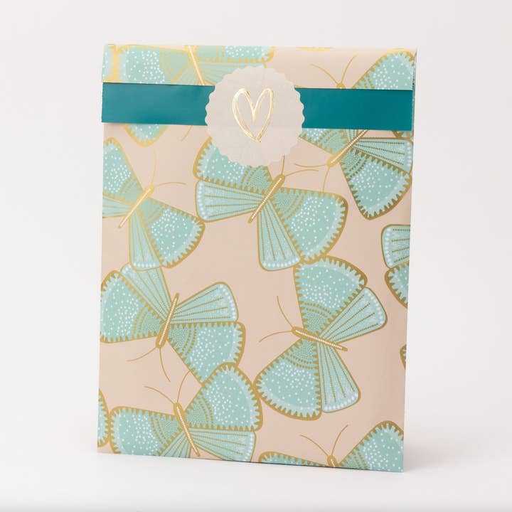 Papiertüten Schmetterlinge beige/hellblau für den Großhandel von liebevoll verpackt