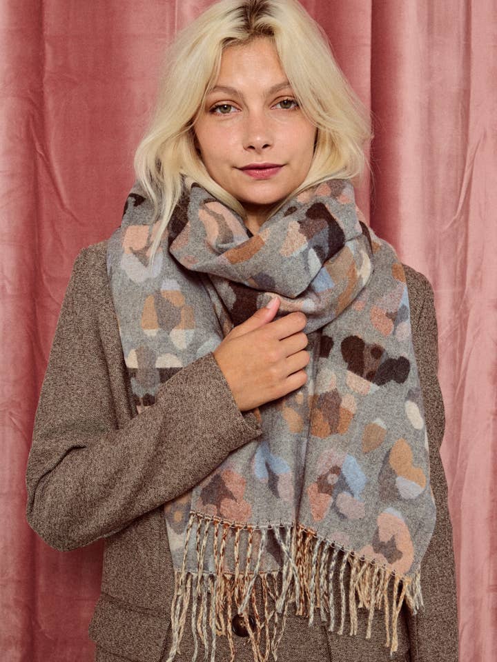 Wool scarf with leopard pattern FL205DF for wholesale by BYREN | ÉLINE L'ATELIER