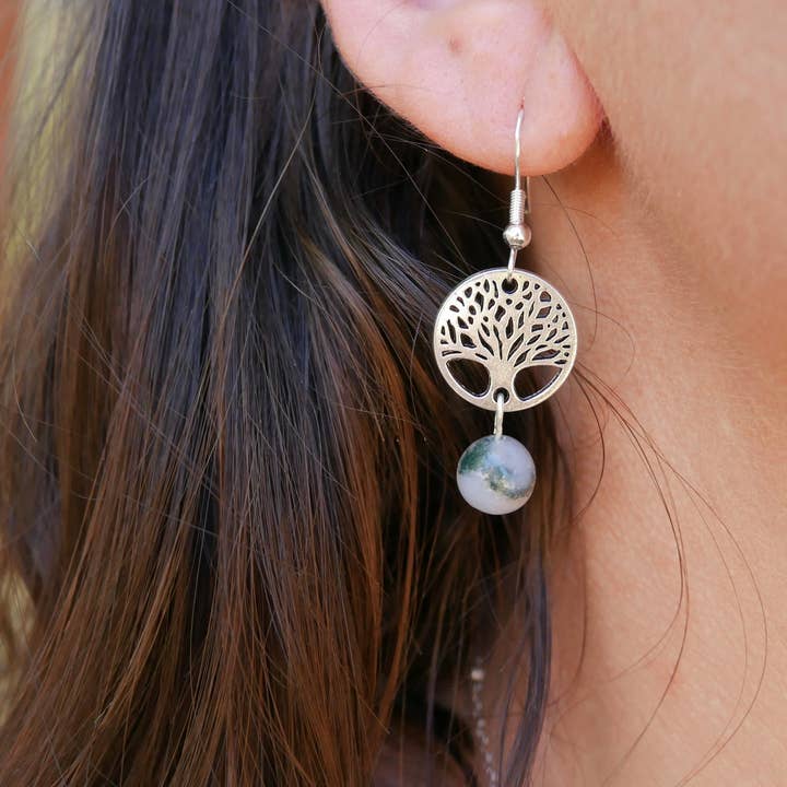 Livets træ øreringe lavet af natursten for engroshandel hos Boutique Bohème