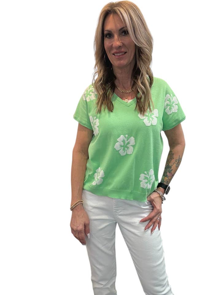 NS2234-K - Keylime Hvid - Hibiscus V-hals Sweater Kort Ærme A3763 for engroshandel hos K & C Clothing, Inc.