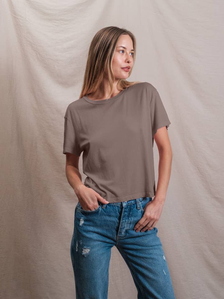 Crop Boxy Macio de Manteiga Diversa em Latte por atacado de Sundry Clothing