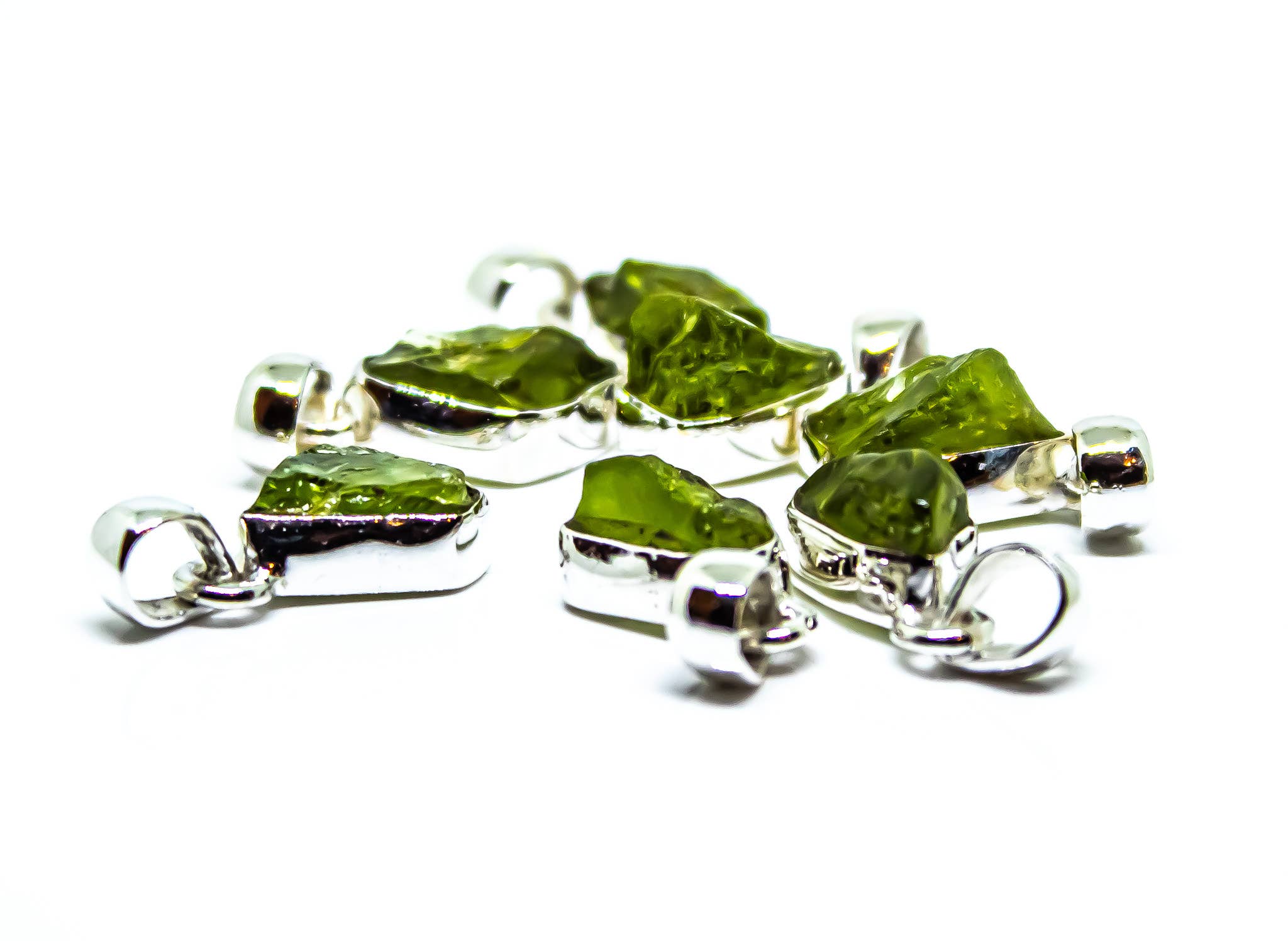 Quasar Gems USA – wholesale Pendant/charm necklace – Peridot Freeform Sterling Silver Pendant Necklace  2