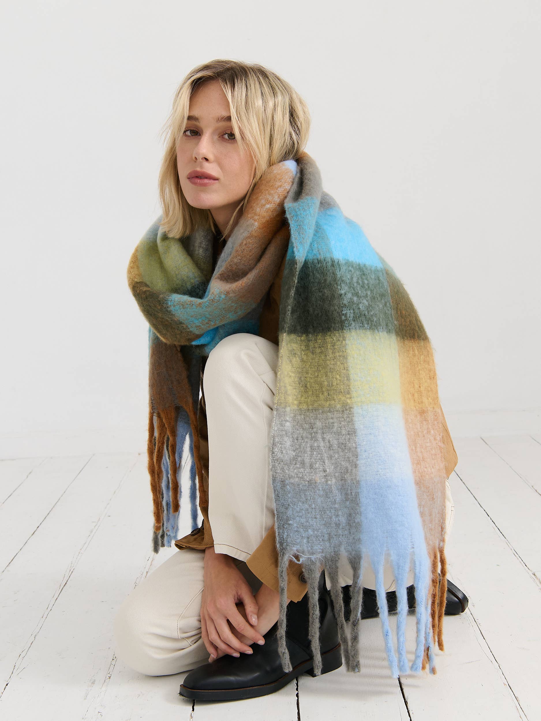 Angels Whisper Accessories - Wholesale Scarf - Women's - Biscuit Checkered Winter Scarf1