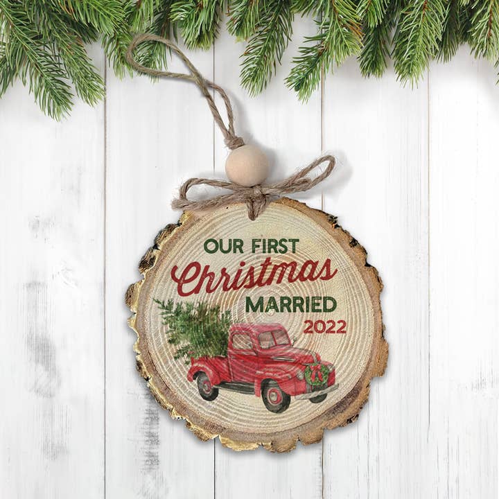 Vintage truck eerste kerst getrouwd rustiek houten plakje ornament voor wholesale door ZA Handmade Wholesale