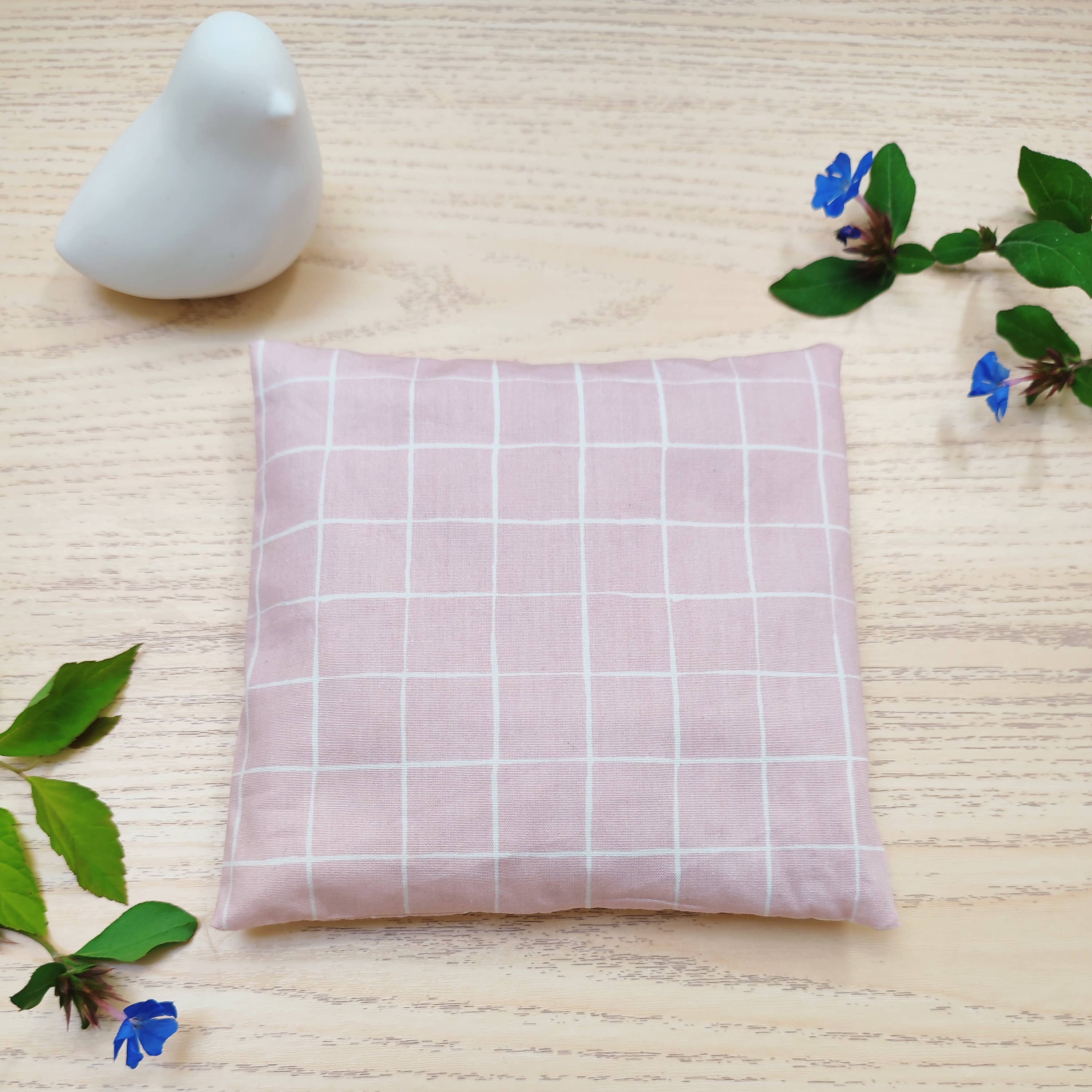 ZOUZOU CAILLOUX - Wholesale Hot/Cold Compress - Cherry pit heating pad pink checkered - 15 cm x 15 cm5