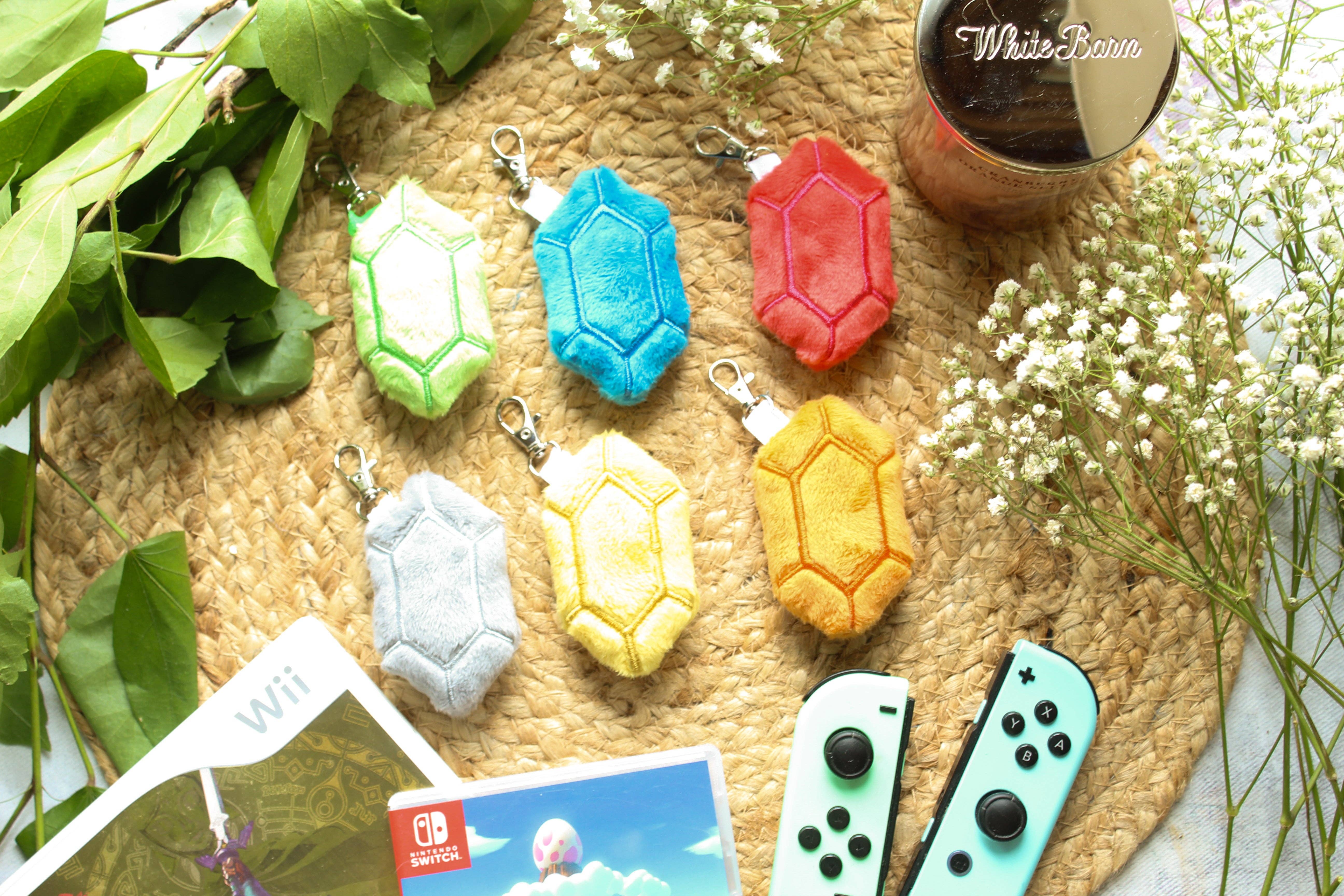 Mamukeeto - Vendita all'ingrosso Portachiavi - Unisex - Portachiavi Peluche Rupia di Legend of Zelda | Fatto a mano | Colori multipli | 3" x 2"7