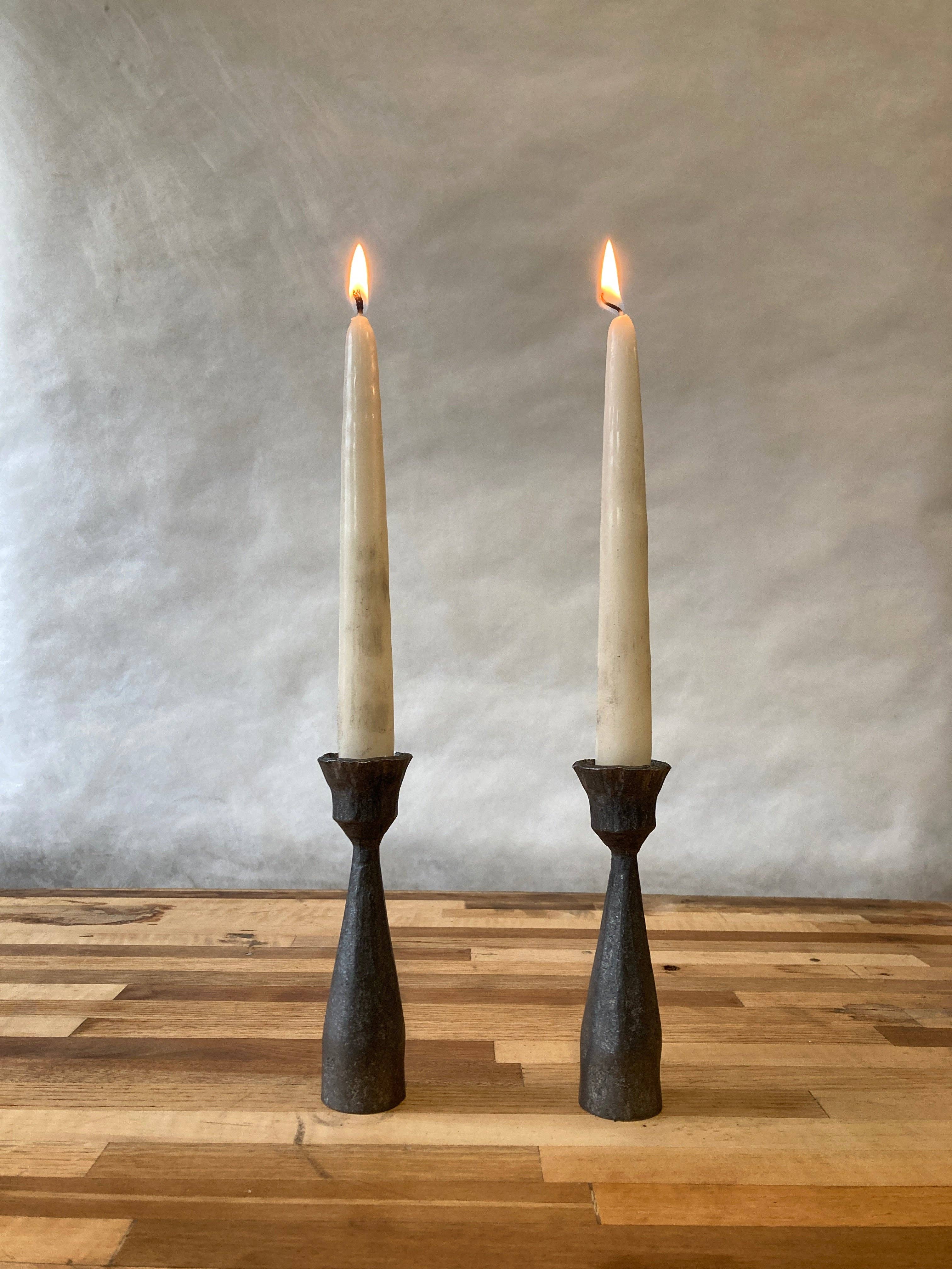 Blackthorne Forge – Engroshandel Lyseholder – Smedet konisk stearinlys par