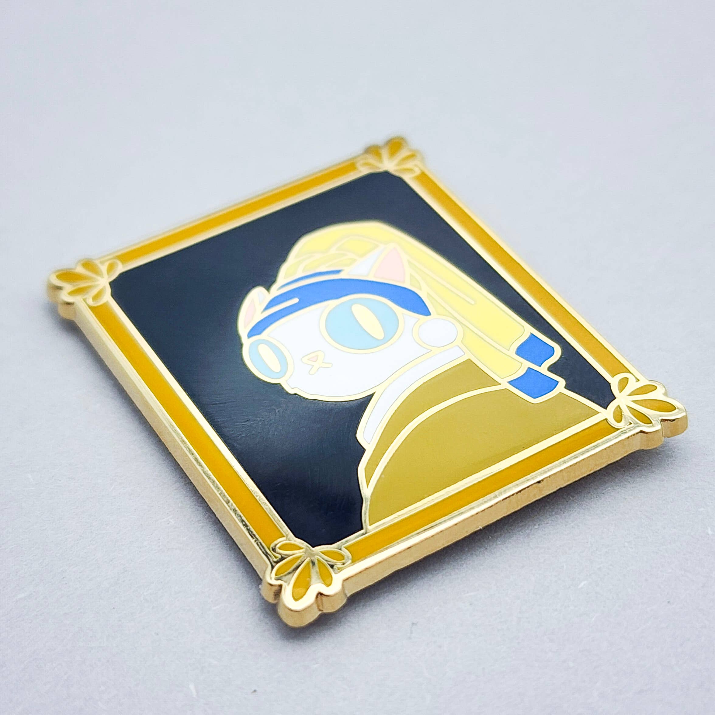 Toku Arts - Wholesale Lapel Pin/Button - Cat with a Pearl Earring Enamel Pin4