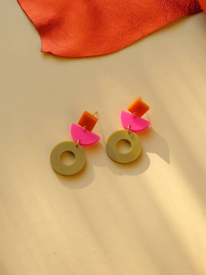 Samantha statement earrings in orange, pink, beige for wholesale by Niemalsmehrohne