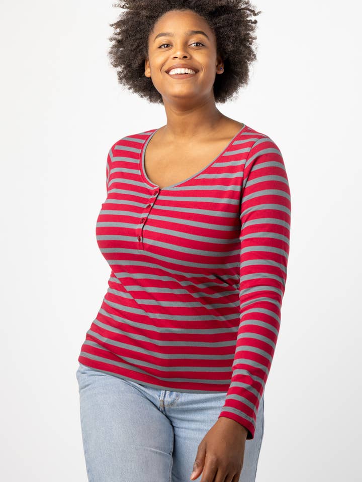 CHEMISE EN COTON BIOLOGIQUE NOUVEAU PSI ROUGE GRIS PRODUIT ÉQUITABLE pour la vente par Veraluna Sustainable Clothing