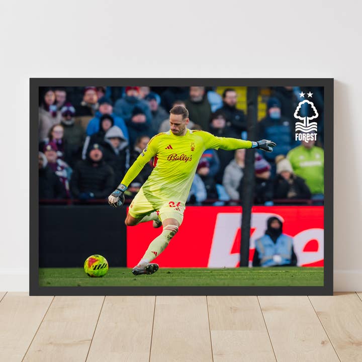 Nottingham Forest FC Print - Matz Sels Actiefoto Poster voor wholesale door Themed