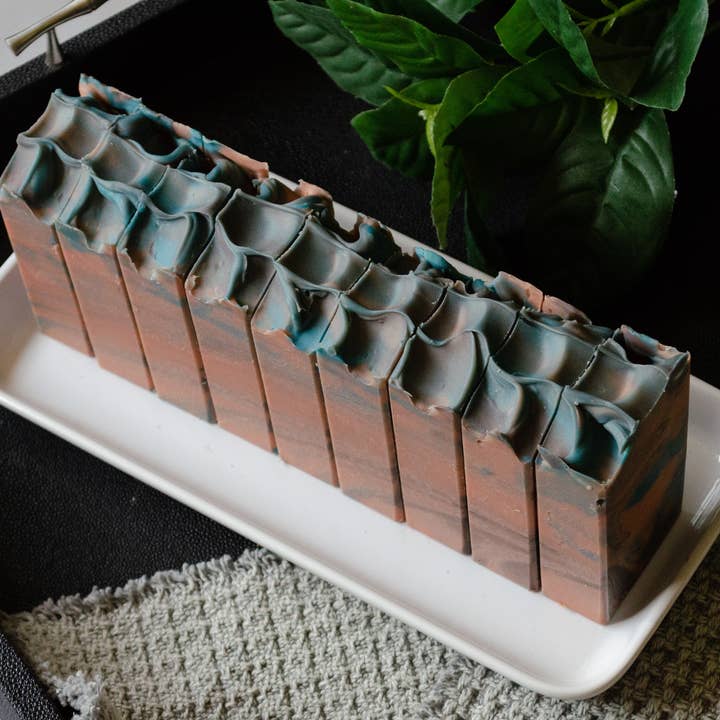 Avery Grey Soapery – Großhandel Feste Seife – Handyman Artisan Seife1