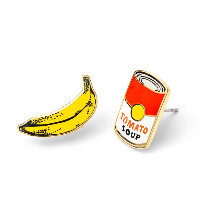 Pendientes de arte pop plátano y sopa – Pendientes chapados en oro estilo museo para venta al por mayor de Yellow Owl Workshop