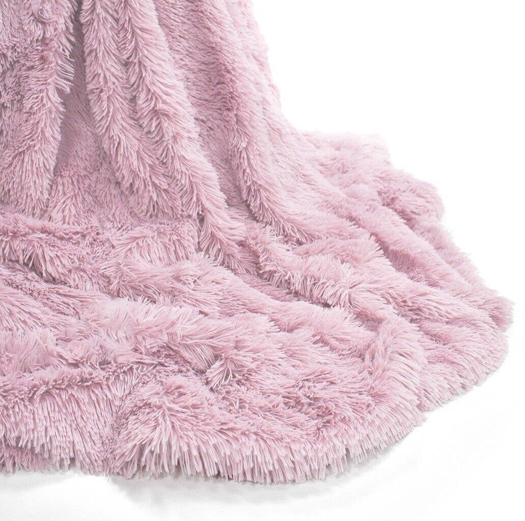 Pretty Little Bed – wholesale Throw blanket – HUG & SNUG THROW LUXURY BLANKET8