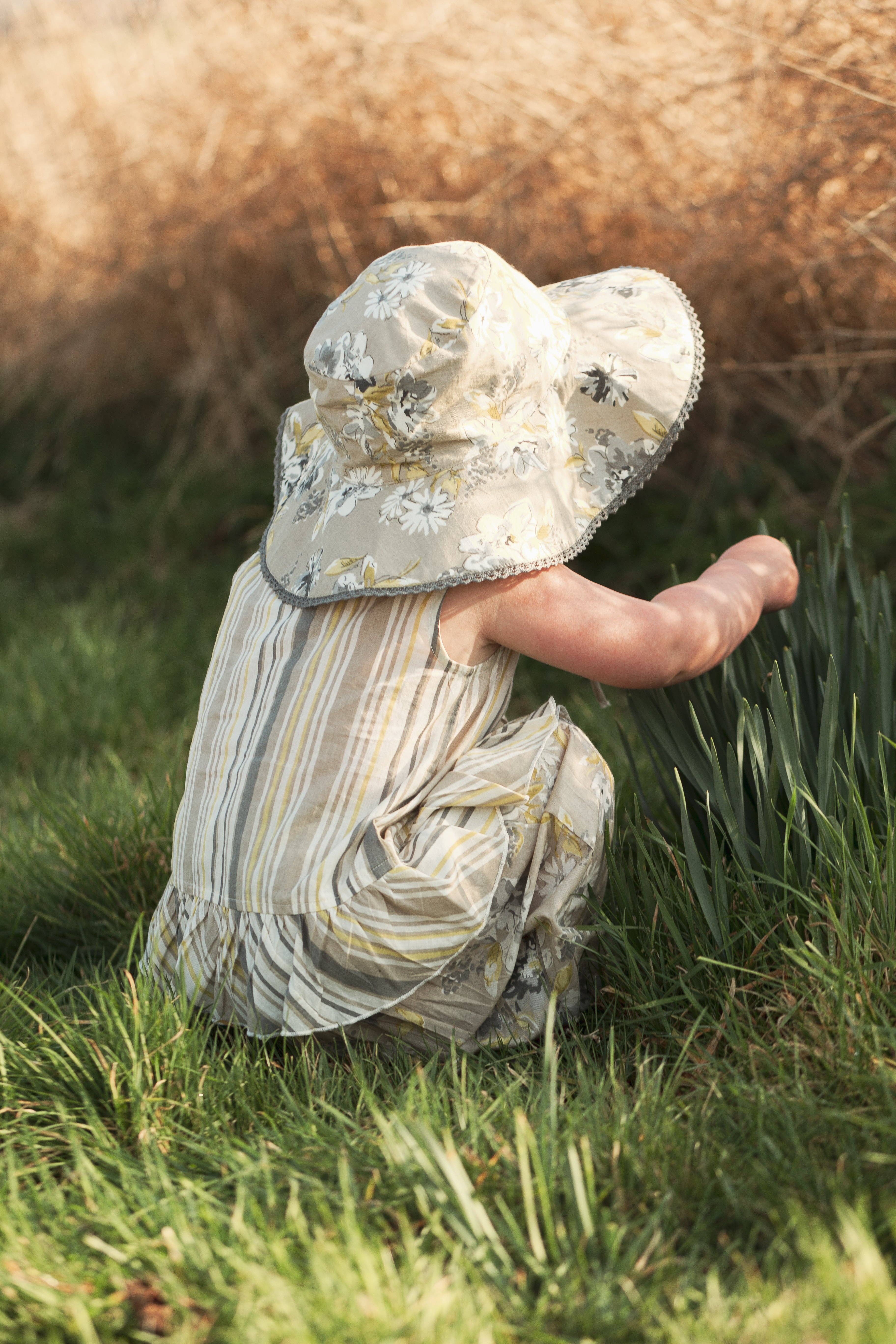 Yo Baby - Wholesale Top & Pant Set - Kids - Kids Brown Floral Top & Striped Pants with Printed Ruffle Design7