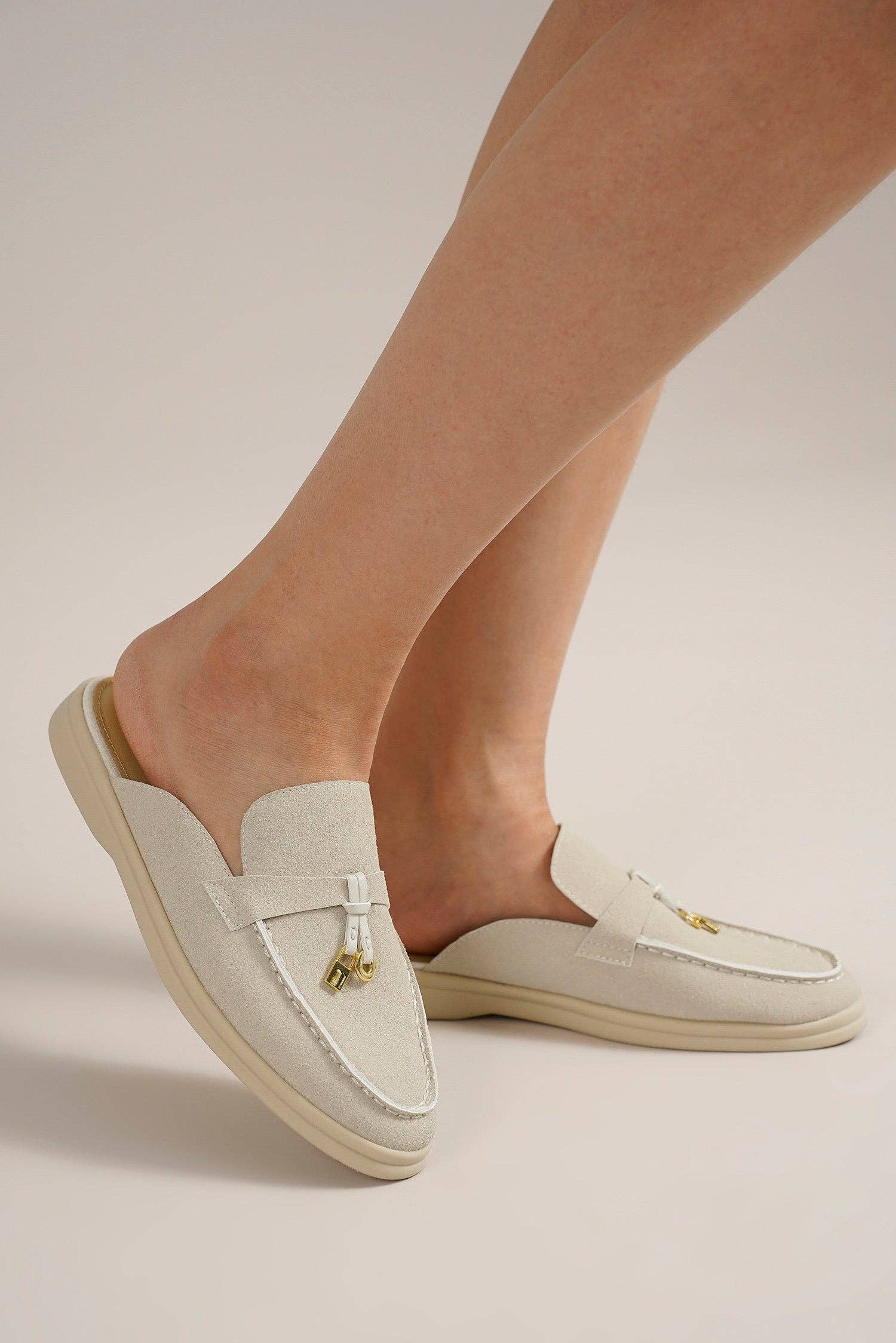 BEAST FASHION - Wholesale Mules - Women's - CHARLIE-02 Tassel Mule Loafers14