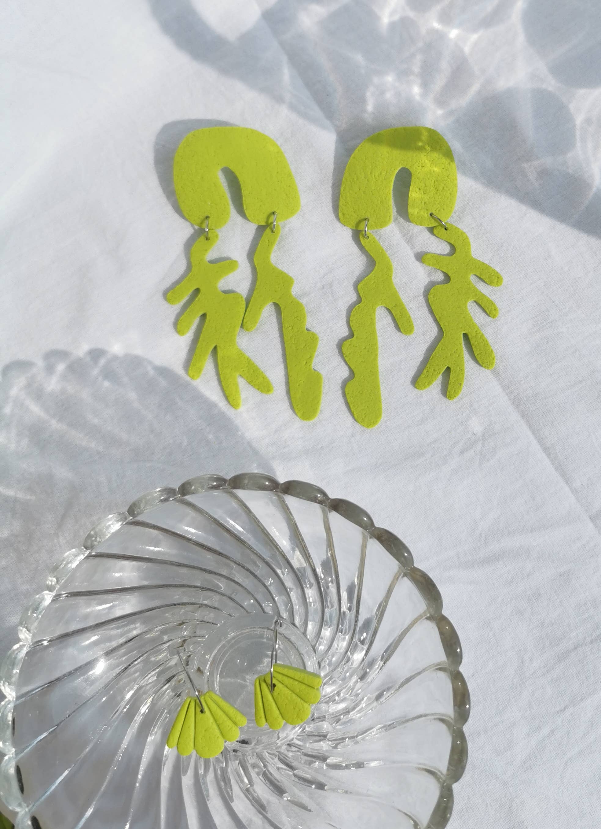 Annorlunda Creations - Wholesale Dangle Earrings - Coraline in TOXIC1