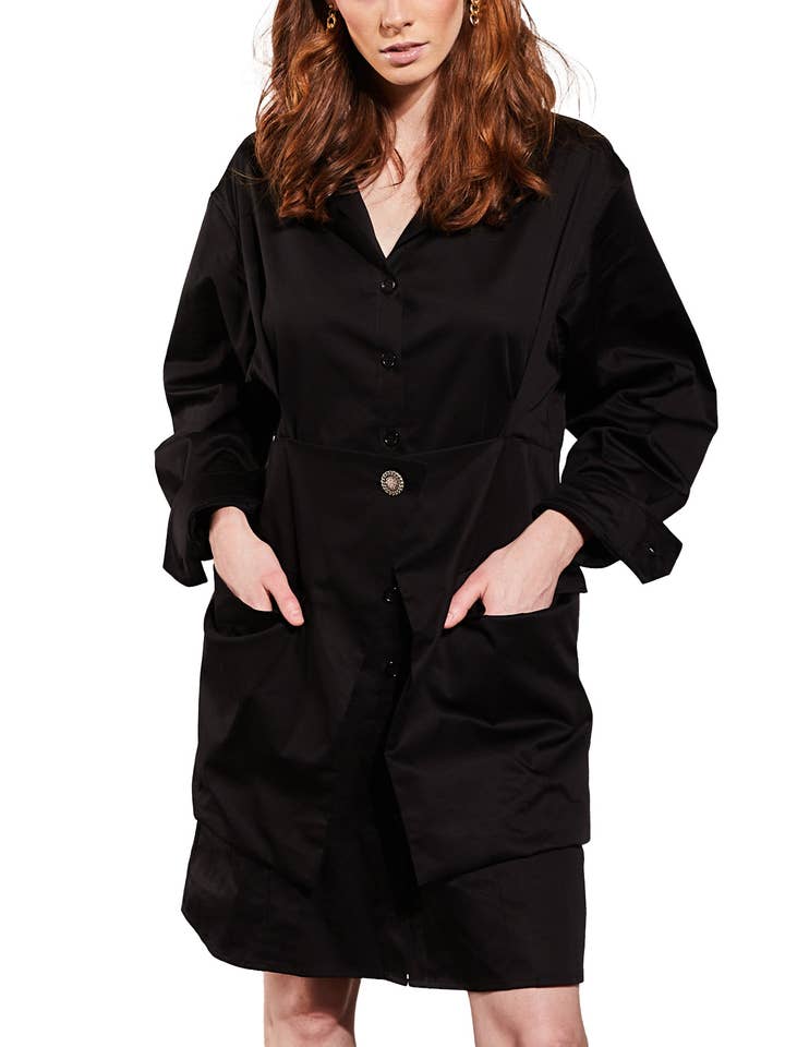 Robe-chemise en noir pour la vente par Amy Page DeBlasio