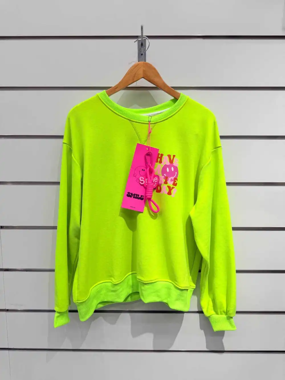 Chilli Girl Collection – wholesale Sweatshirt - Dam – Tröja med rund halsringning och smiley-tryck0