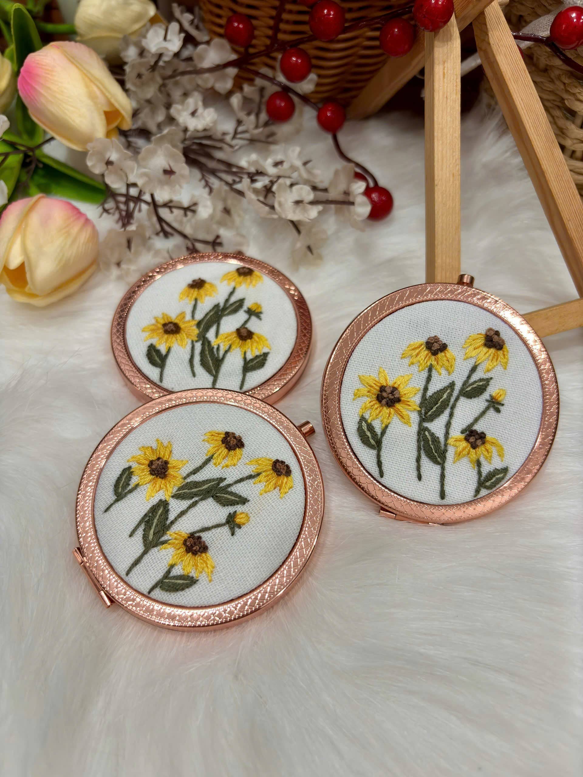 Maple Dream Store – Engroshandel Kompaktspejl – Premium Vintage Blomstret Håndbroderet Lommespejl45