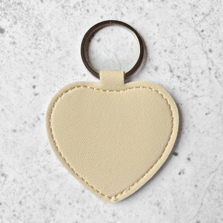 Leather pendant - heart beige blanco for wholesale by Fien & Feau