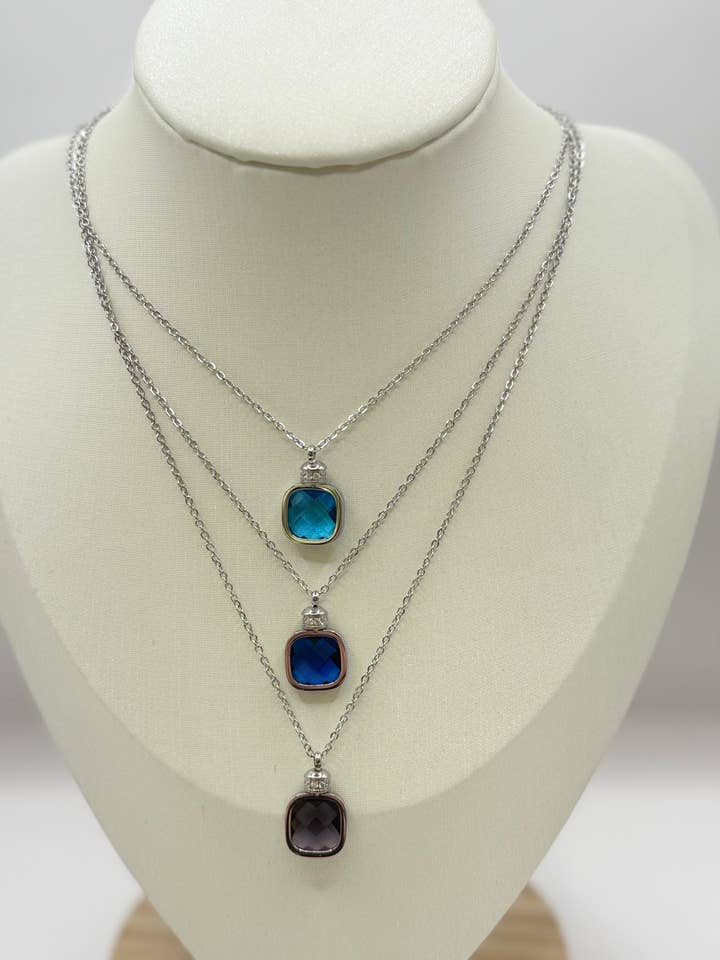 Collana in acciaio inossidabile con pietre colorate per la vendita all'ingrosso da parte di YOLA