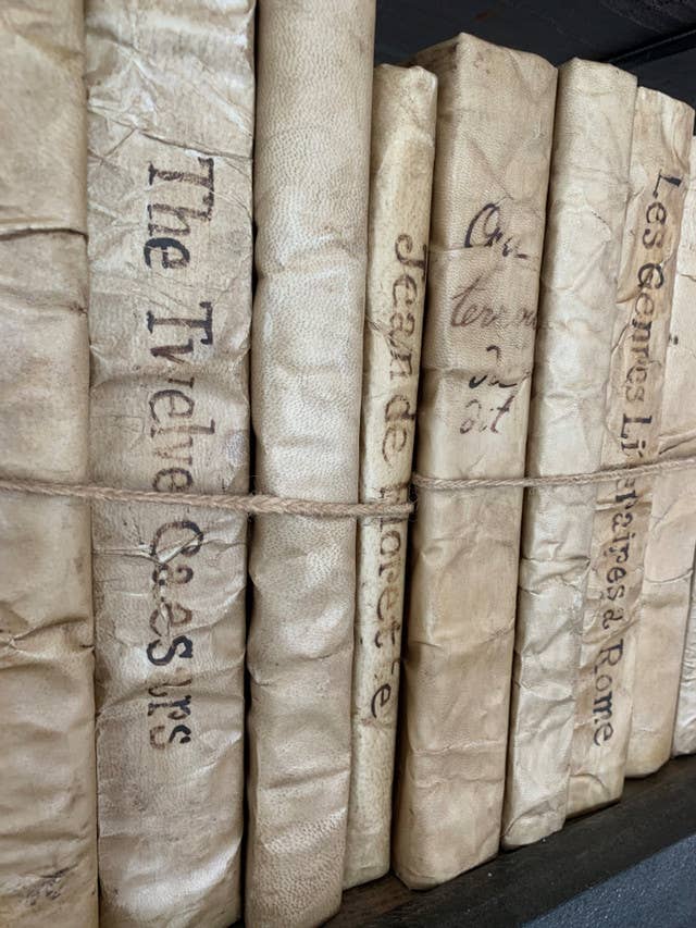 E. Lawrence, Ltd. – Großhandel Auslagebuch – 100 Stück vollständige Pergamentbuch-Reproduktionen1