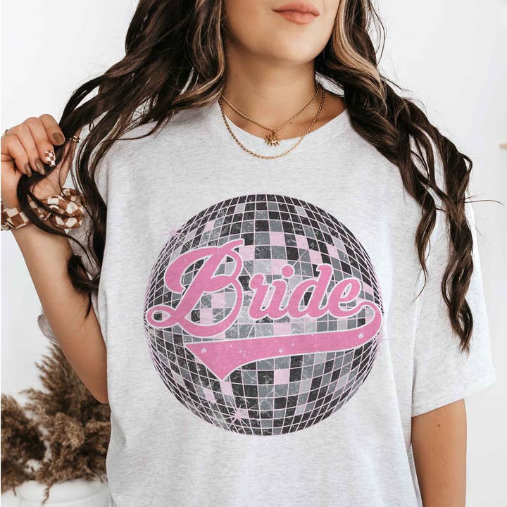 T-shirt graphique surdimensionné BRIDE DISCO BALL pour la vente par BLUME & CO.
