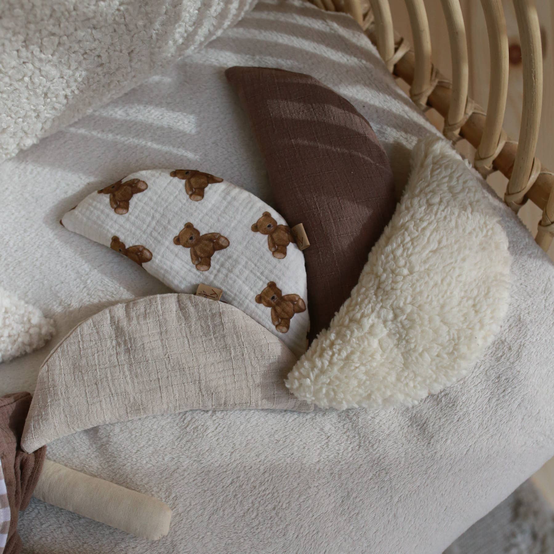 Babyly - Wholesale Hot/Cold Compress - Natural Cherry Pit Pillow Thermophore - semi-circle 6 colors8