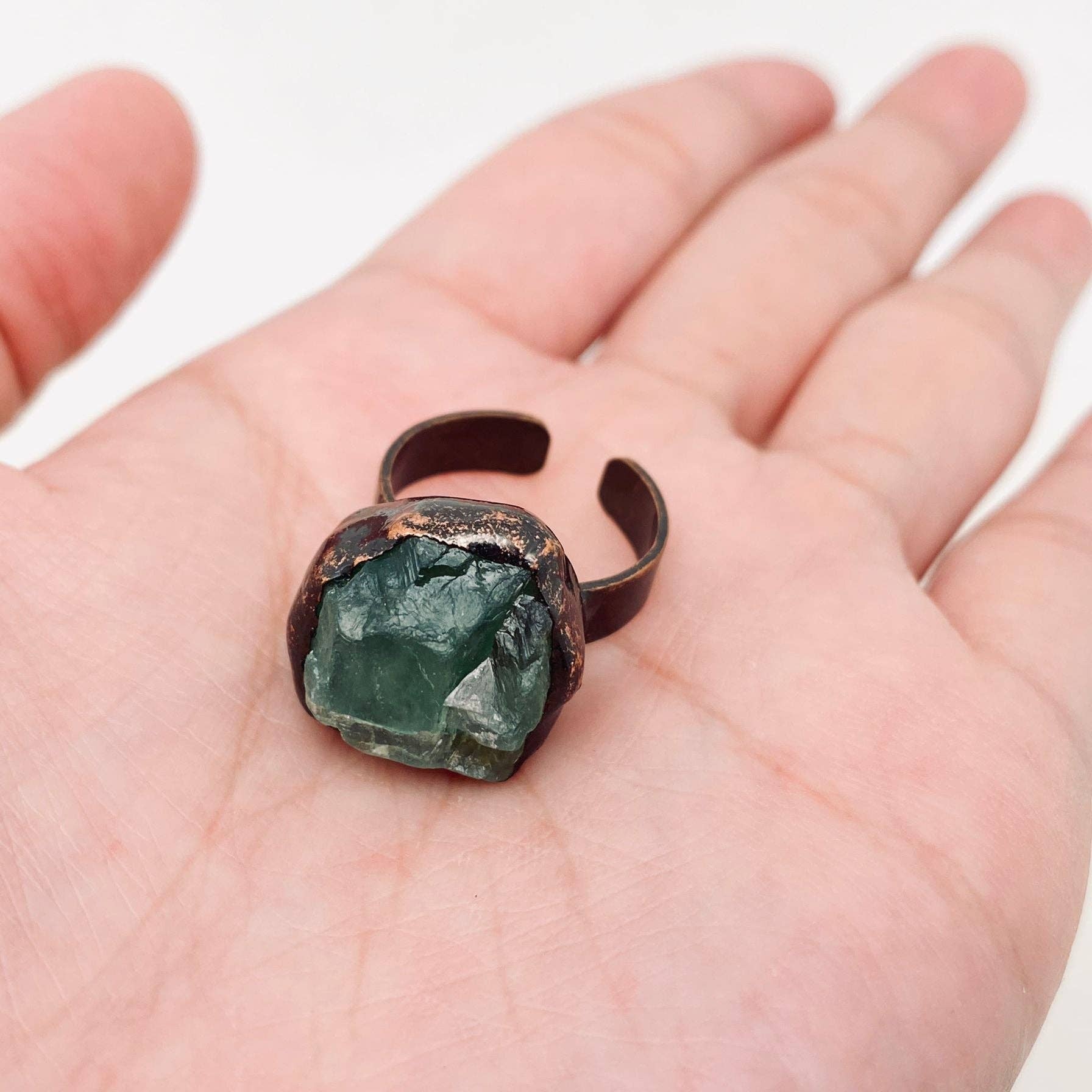 Mio Queena - Vente Bague de cocktail/de cérémonie - Bague réglable vintage en pierre naturelle et cristal amorphe - CS2