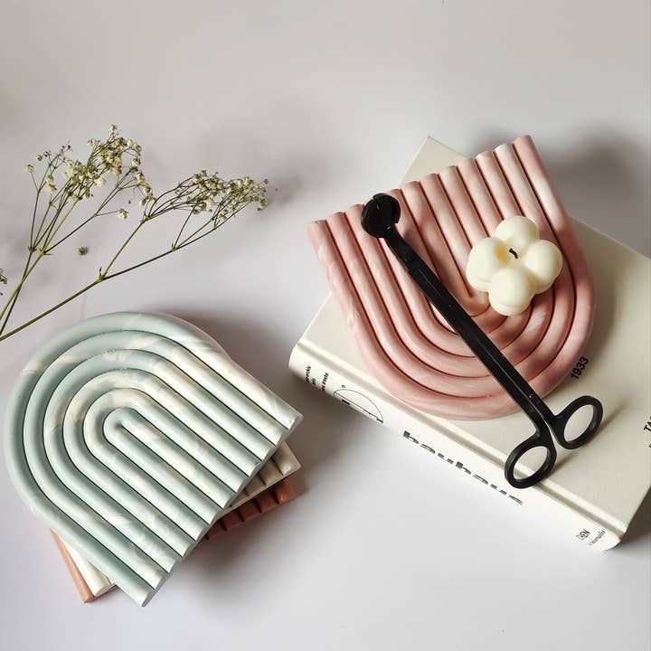 Kndly home - Wholesale Decorative Tray - Nordic style rainbow shaped tray1