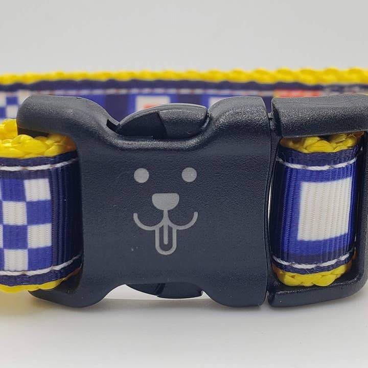 Collier en forme de drapeau nautique de 3/4 po pour la vente par Scuttlebutt's Boutique