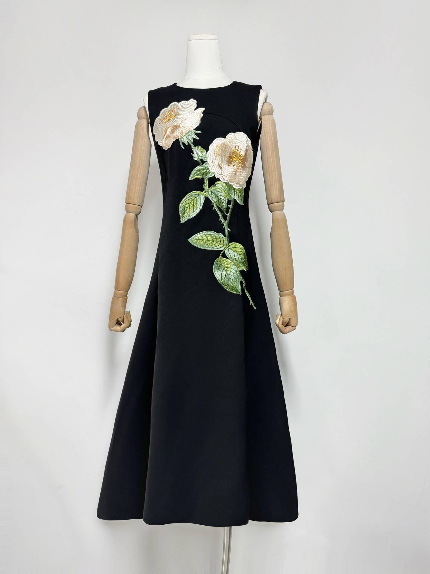 Productseeker - Wholesale Dress - Women's - DR750Y Sleeveless 3D Floral Embroidered Elegant Long Dress0