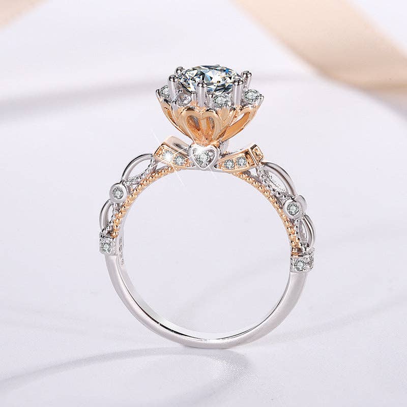 Perimade & Co. LLC - Vendita all'ingrosso Anelli di fidanzamento - Anello di fidanzamento con fiore di moissanite in argento Sterling 9258