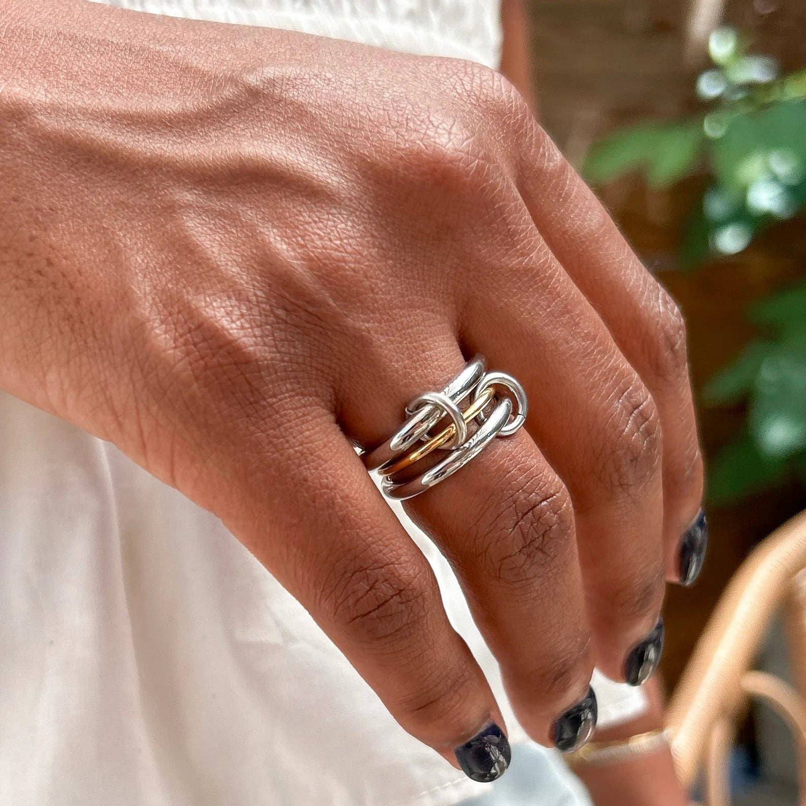 Golden Thread – Großhandel Band/Stapelring – Zweifarbiger Ring mit mehreren Gliedern0