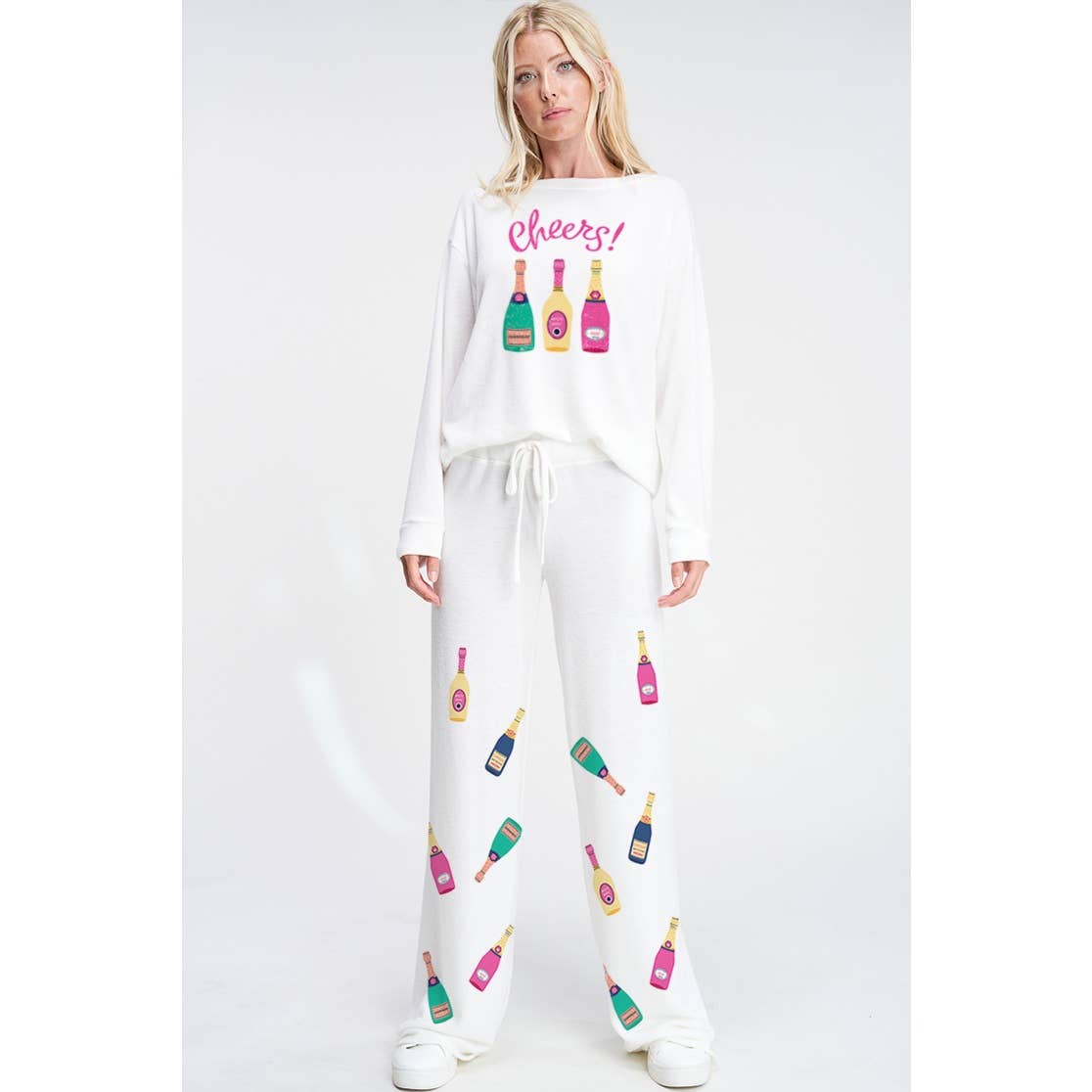 Phil Love – Großhandel Set aus Oberteil und Hose (NICHT Loungewear) – Damen – Weiches Loungewear-Set mit Champagnerflaschenprint für den Urlaub1